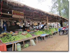 mercado local de verduras en Khao Lak